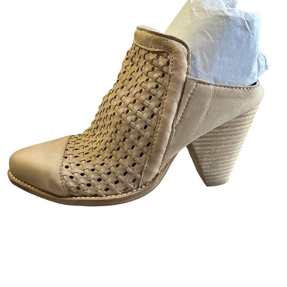 NIB Diba True Beige Mini Mee Leather Perforated Heeled Mule - Picture 6 of 11